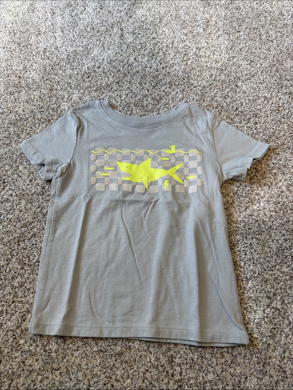 Cat & Jack Gray Short-Sleeve Tee with Neon Yellow Shark Graphic - 4T